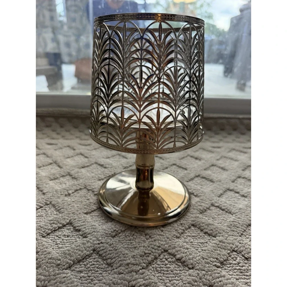 Bath & Body Works LAMP SHADE CANDLE HOLDER 3 WICKS NEW SPRING